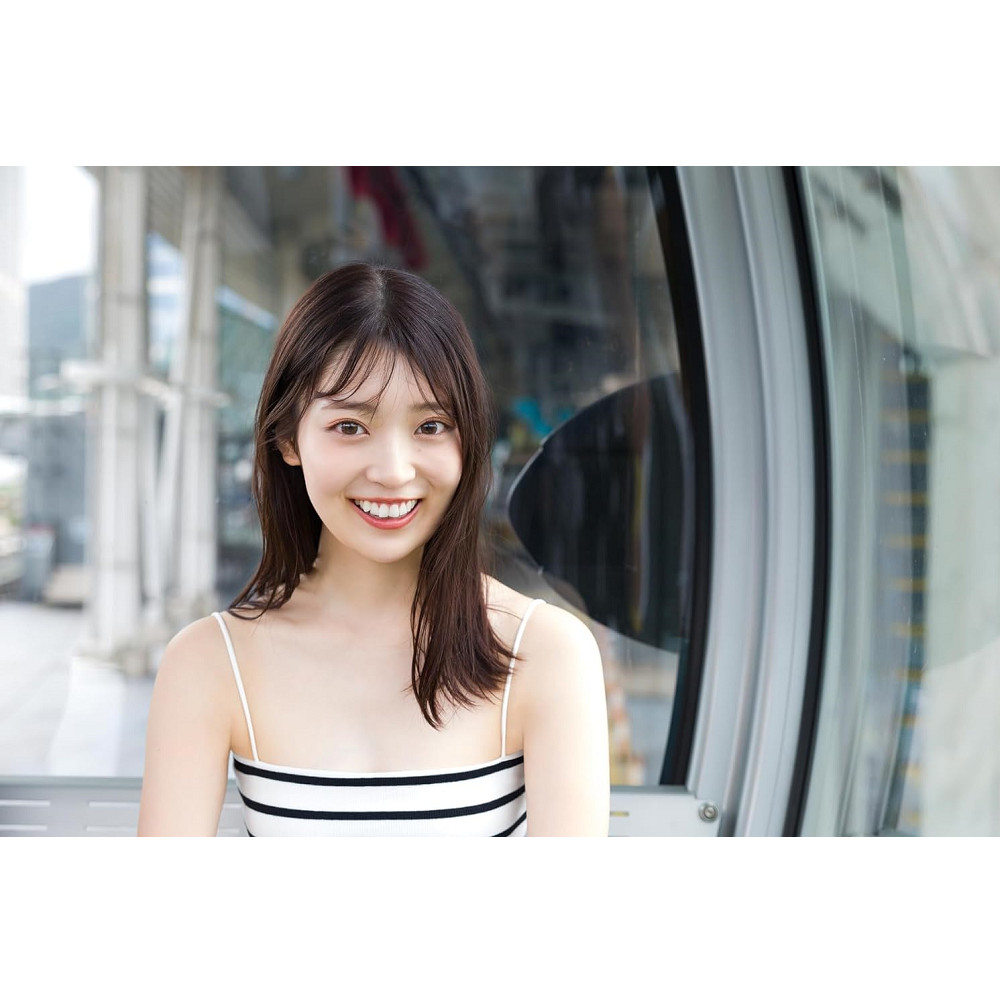 阪口珠美　レトロコート 直筆サイン入り生写真　ヒキ　乃木坂46 Amazon.co.jp: 阪口珠美 直筆サイン入り生写真 レトロコート