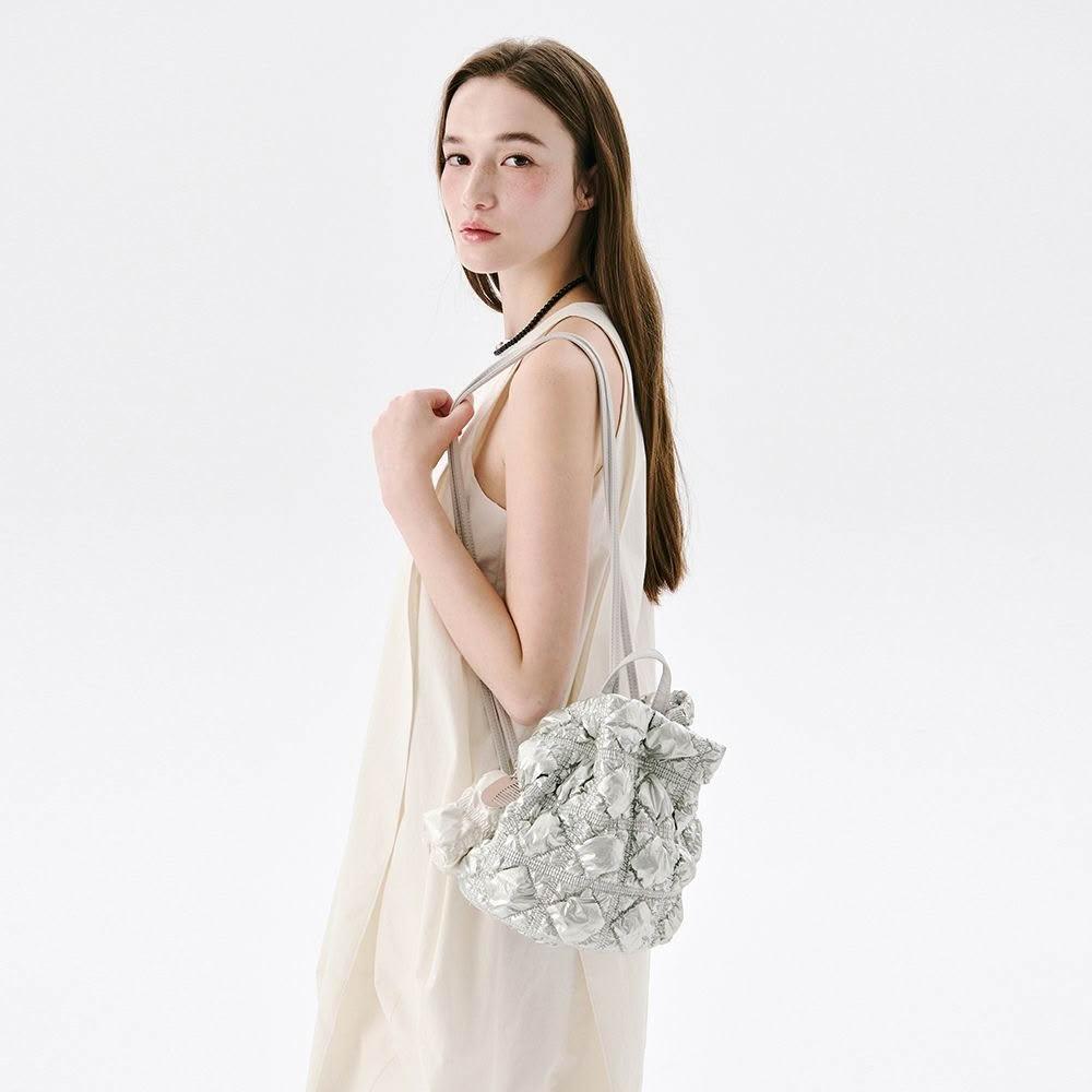 ショルダーバッグ・ポシェット Carlyn Mini Clover Backpack H75136010 Jual Aksesoris Tas Wanita - Black - CARLYN – Bobo Tokyo