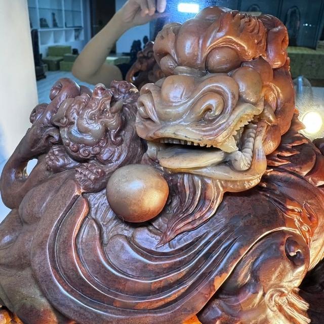 『古益会』寿山石 重量1021g 觀音 擺件  箱付 置物 寿山石｜观音观音半跏趺坐，跣足。面颊丰腴，双目宛若未开敷的莲