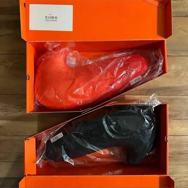 専用　NIKE SWOOSH BIRTHDAY PILLOW 2個セット Nike Swoosh Pillow