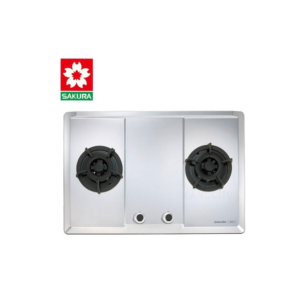 SAKURA櫻花牌 G-2623 SAKURA櫻花牌 G-2623 雙口瓦斯爐,採用耐熱強化玻璃爐臺與傳統外擴火焰爐頭,提供穩定高效加熱,瓦斯消耗量達12kW以上。壓轉式點火設計簡單易用,適閤家庭廚房。型號G2623AGWL,保固1年,標準安裝,能源效率優異的瓦斯爐具選擇,提升您的烹飪體驗。