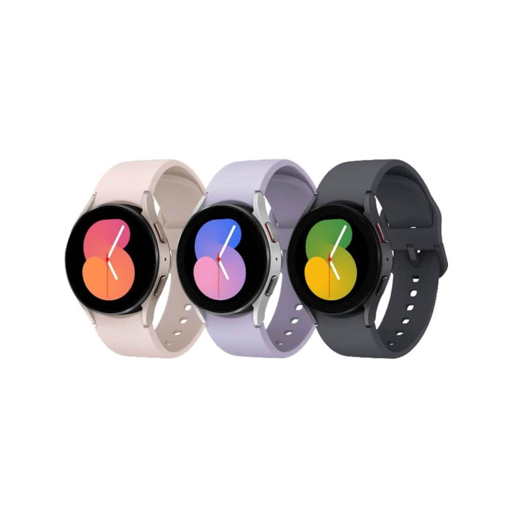 三星 Galaxy Watch 5 智慧手錶,搭載 Android 作業系統,完美適用於 Android 裝置。豐富功能包括 GPS 導航、NFC 連結、WiFi 傳輸、藍芽通話、觸控操作、藍芽遙控、運動偵測、健康偵測、觸控螢幕及可換螢幕畫面,更支援行動支付,讓您隨時掌握健康與生活。享 1 年供應商保固 12 個月。附屬配件包含充電線(非原廠不保證),響應環保不含充電頭,外盒若無原廠則提供輕量包裝。 SAMSUNG三星 Galaxy Watch 5