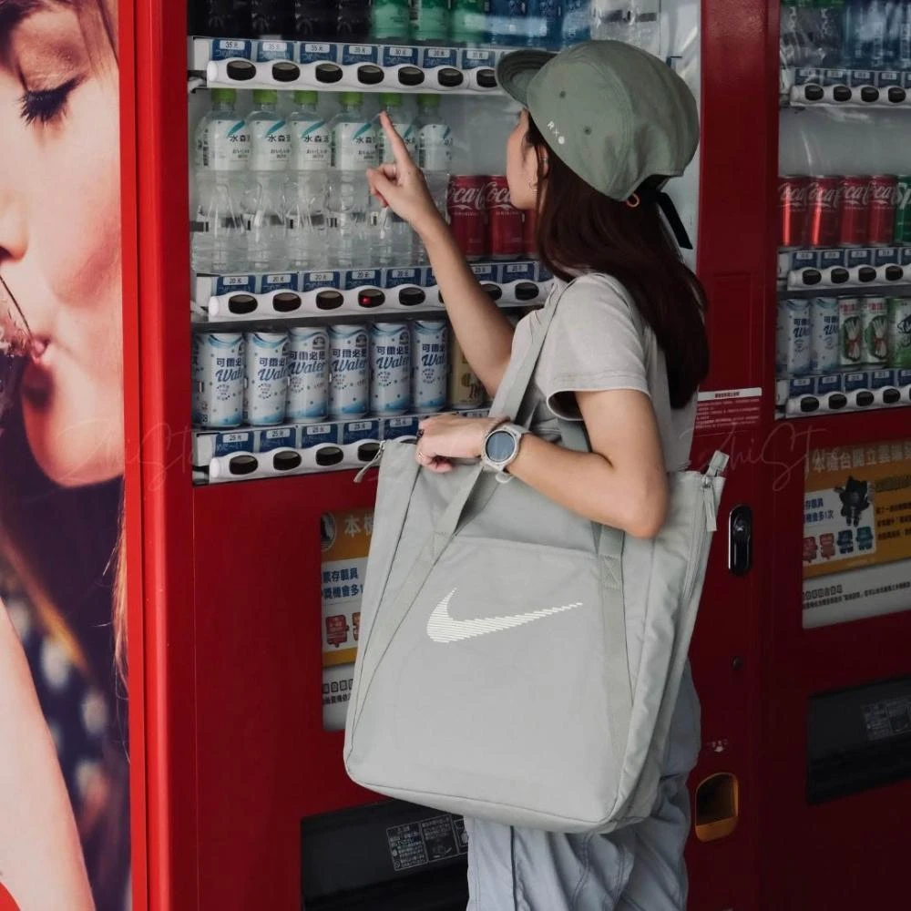 【NIKE 耐吉】Nike Tote Bag 手提包 健身包 運動包 旅行袋 托特包 DR7217-370