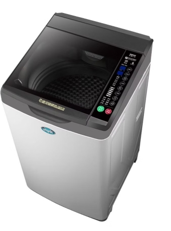  SANLUX臺灣三洋 SW-13DV10 洗衣機搭載13KG大容量單槽設計，採用變頻馬達省電靜音，不鏽鋼內槽耐腐蝕易清潔。尺寸W550 x D615 x H1030 mm，灰色系外觀適合現代家庭。臺灣製造，BSMI許可字號R31073，全機1年保固、馬達3年保固，含基本安裝服務。理想選擇大容量洗衣需求，高效洗淨衣物。 