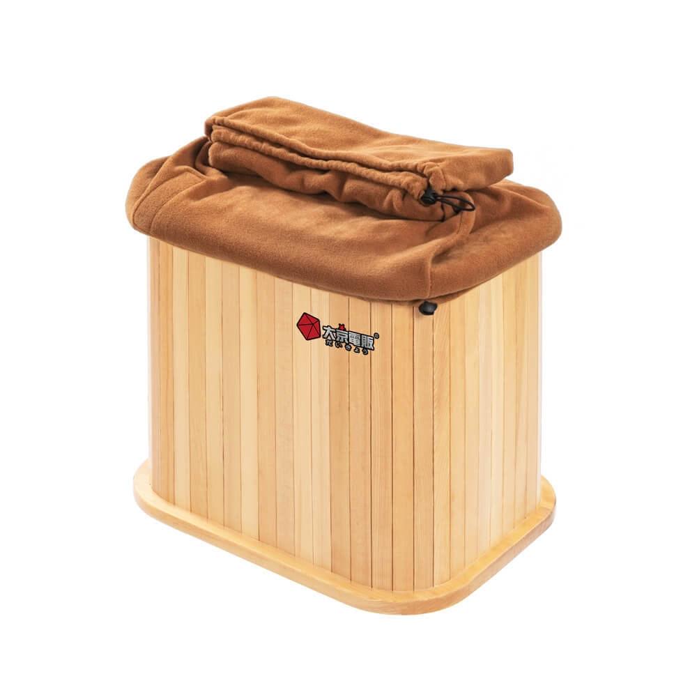 大京電販 BY010078 桑拿桶 小型 大京電販 BY010078 小型桑拿桶,採用鐵杉木材質與紅外線加熱技術,提供舒適泡腳體驗。可泡至小腿肚,內建腳底穴珠按摩功能,微電腦控制面板支援定時操作,免用水設計適合居家使用。尺寸45x34x40cm,110V/60Hz電源,250W功率,BSMI認證R53615,1年保固。完美結合桑拿溫熱與按摩,緩解疲勞,提升健康。